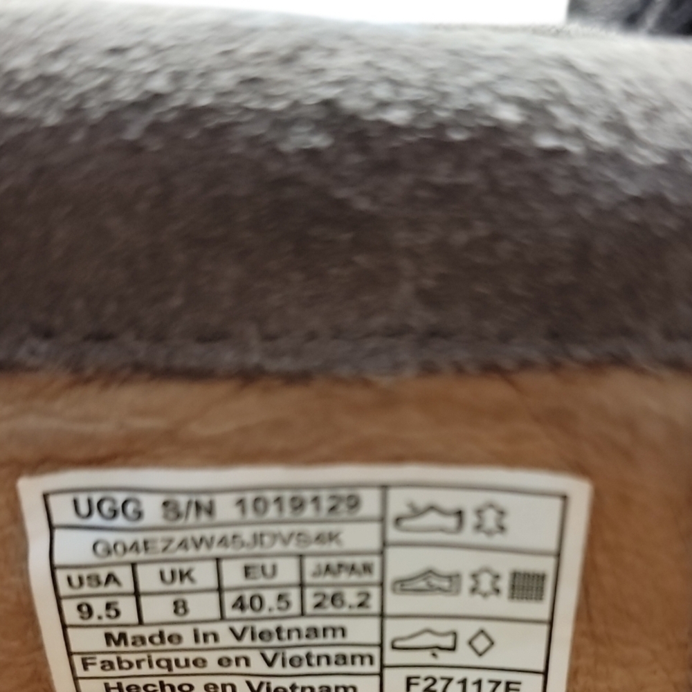 UGG Reid Women's Lace Up Boots - Picture 5 of 7